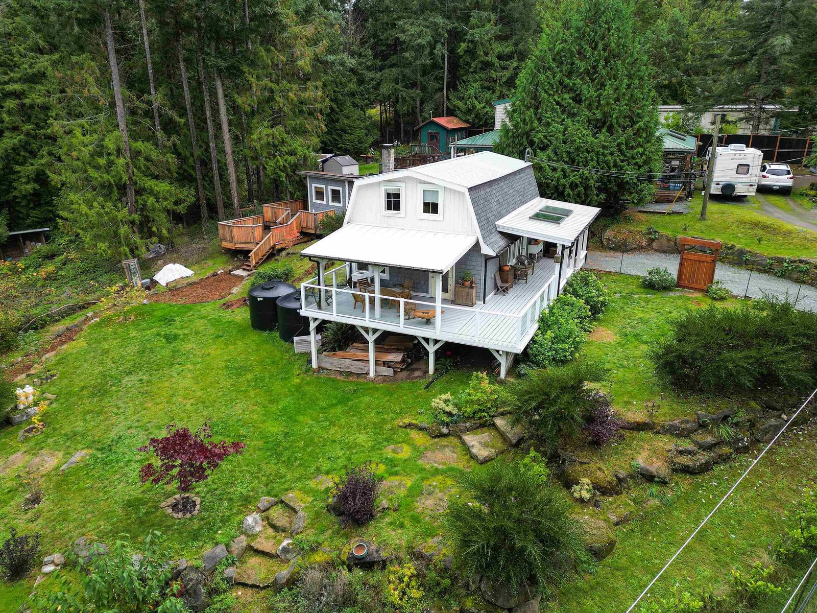Listing photo 4
