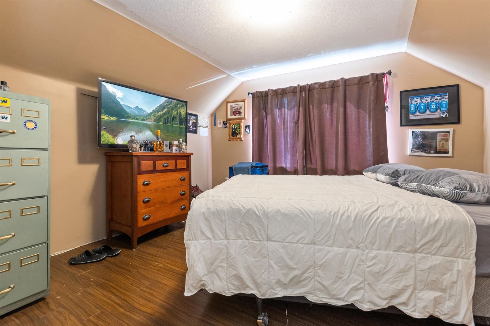 Listing Image 5
