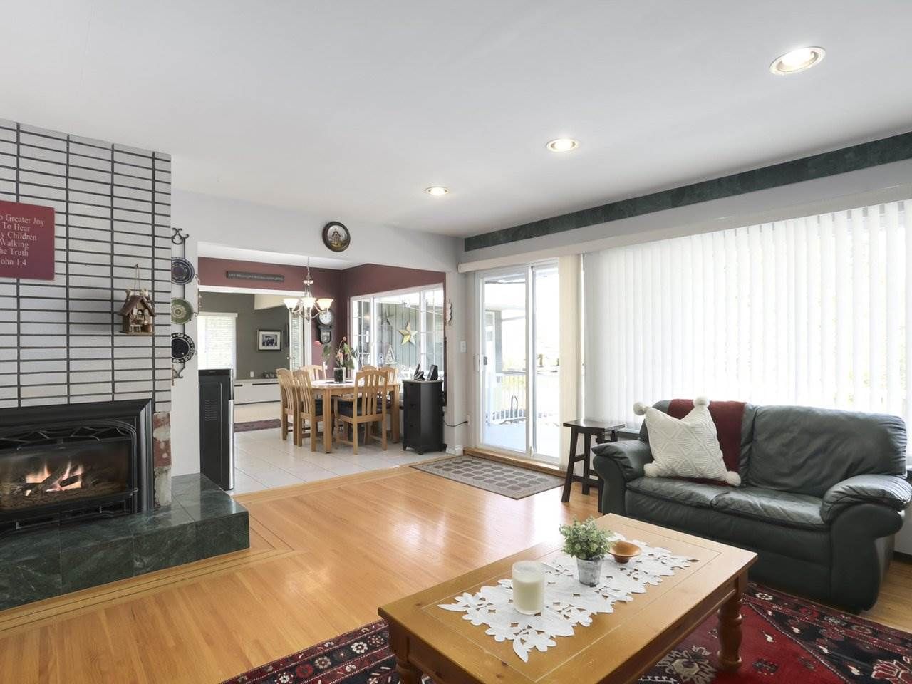 Listing Image 8