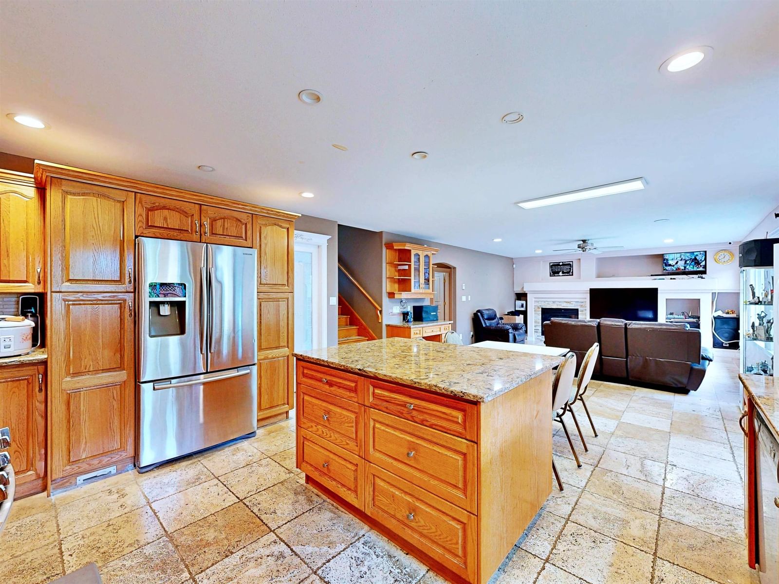 Listing Image 10