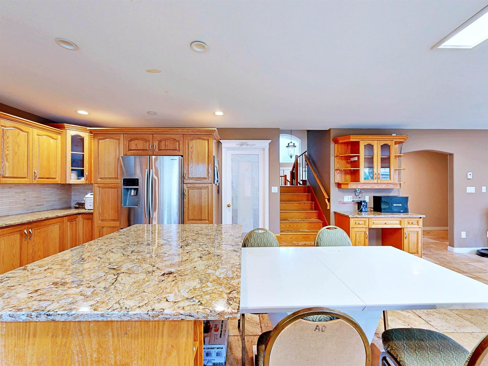 Listing Image 11