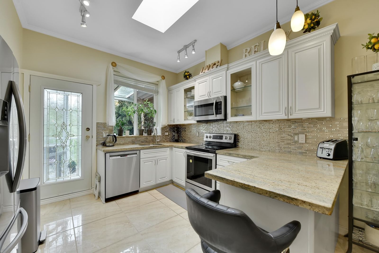 Listing Image 10