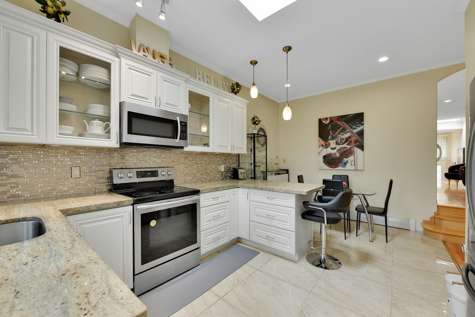 Listing Image 12