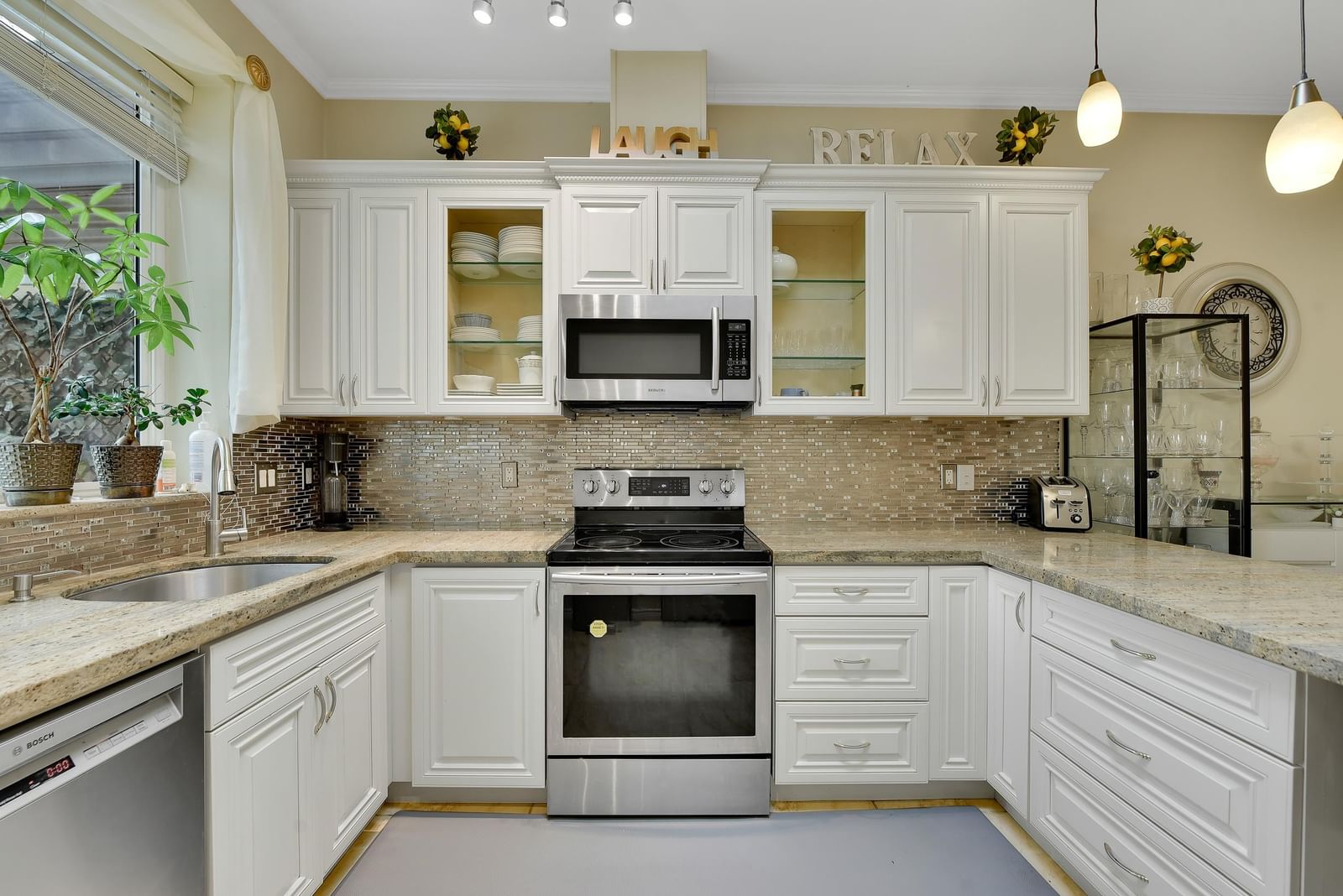 Listing Image 9
