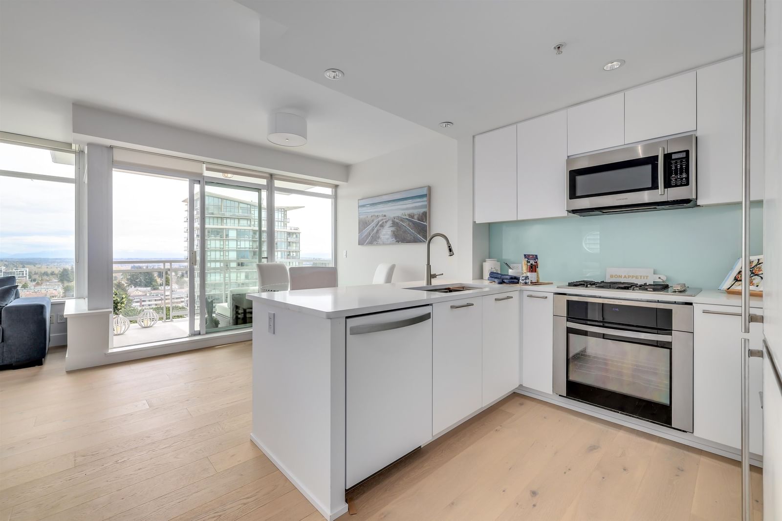 Listing Image 11