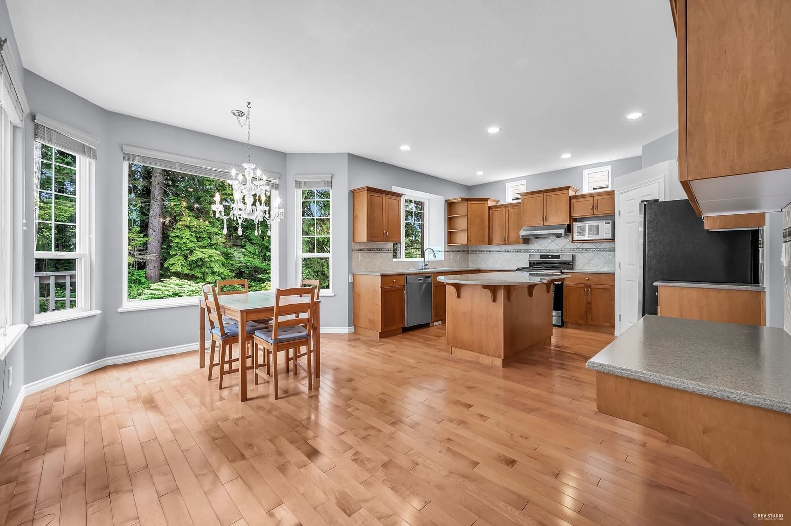Listing Image 10