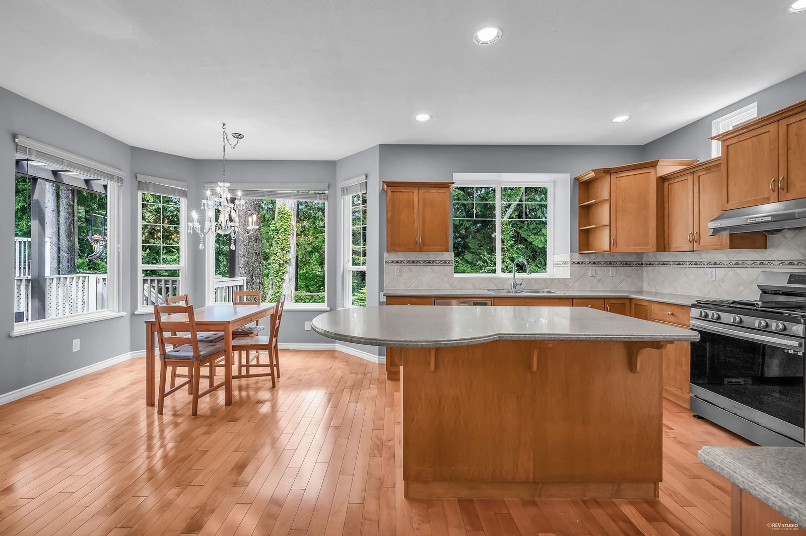 Listing Image 9
