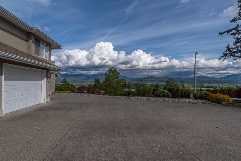 36111 Spyglass Lane, Abbotsford, V3W 2W7 | Image 3
