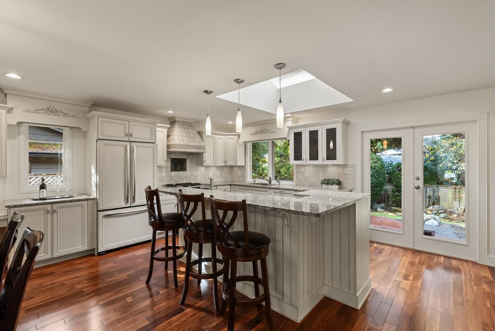 Listing Image 10