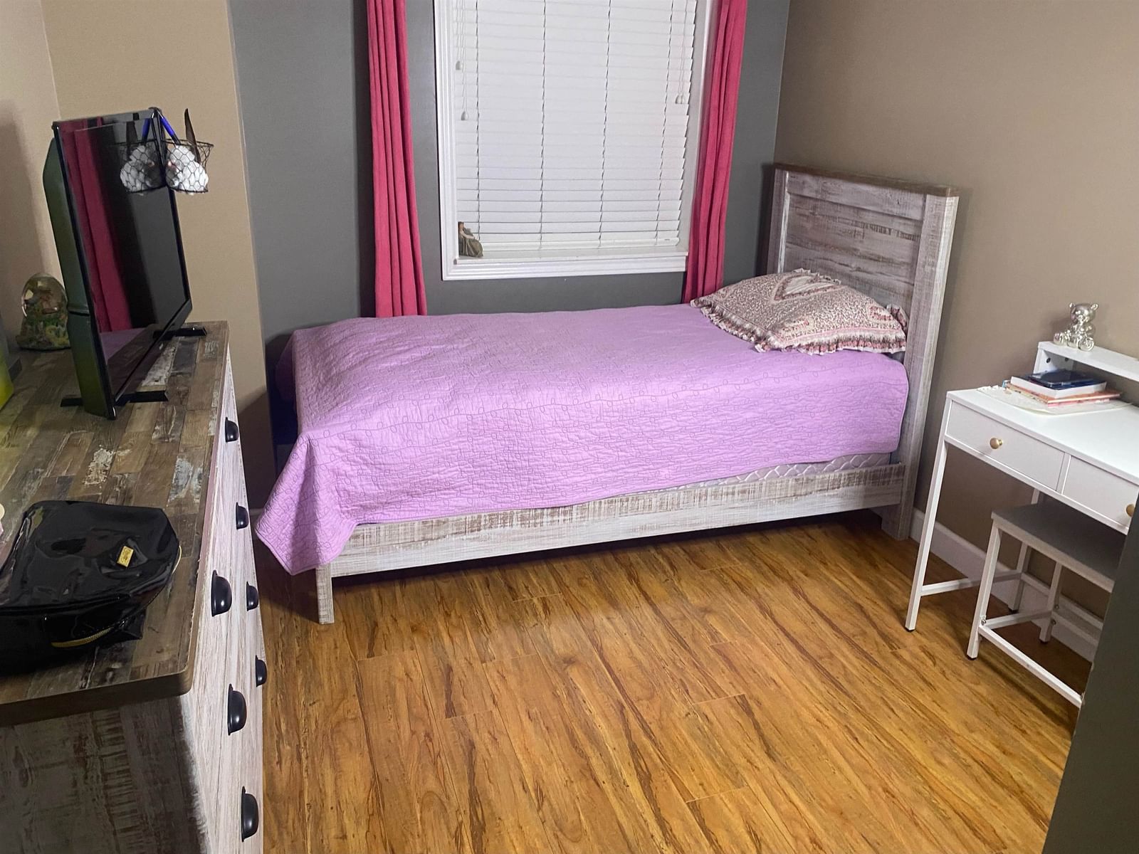 Listing Image 10