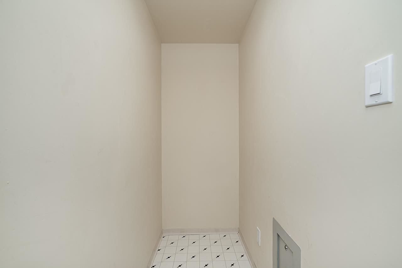 Listing Image 26
