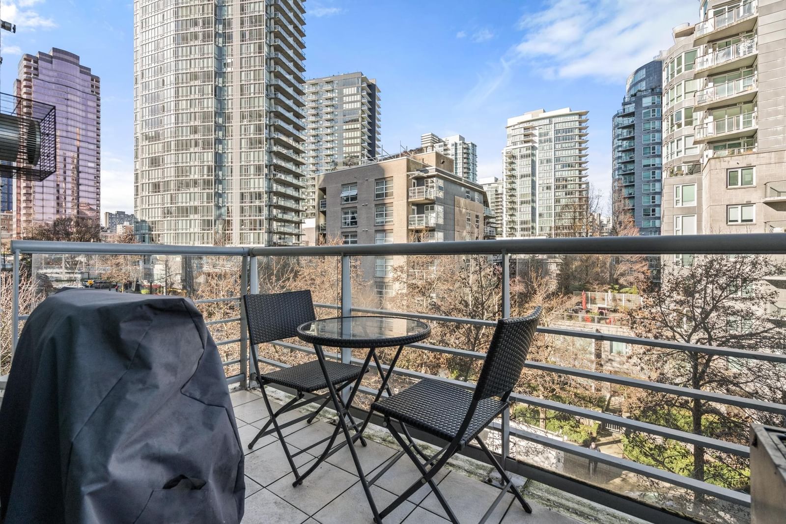 Listing Image 18
