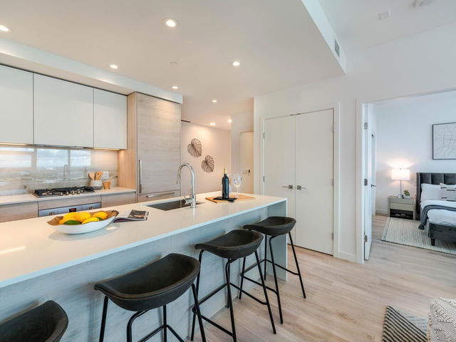 2302 - 680 Quayside Drive