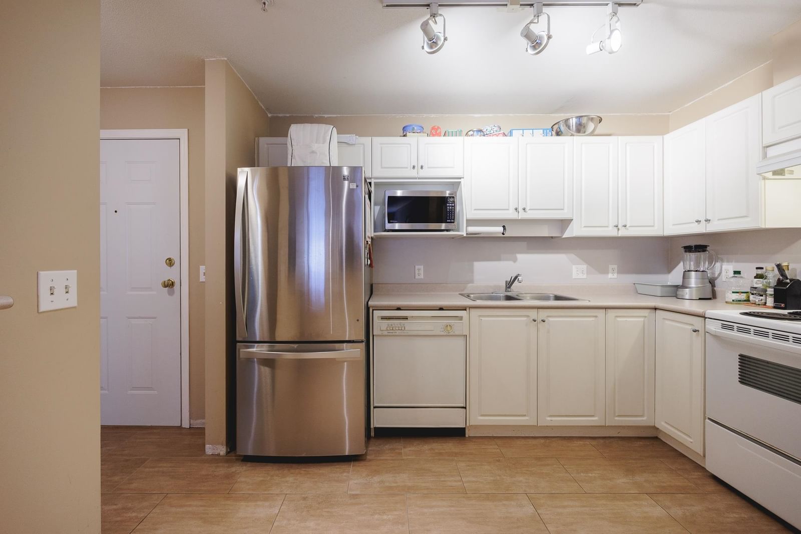 Listing Image 14