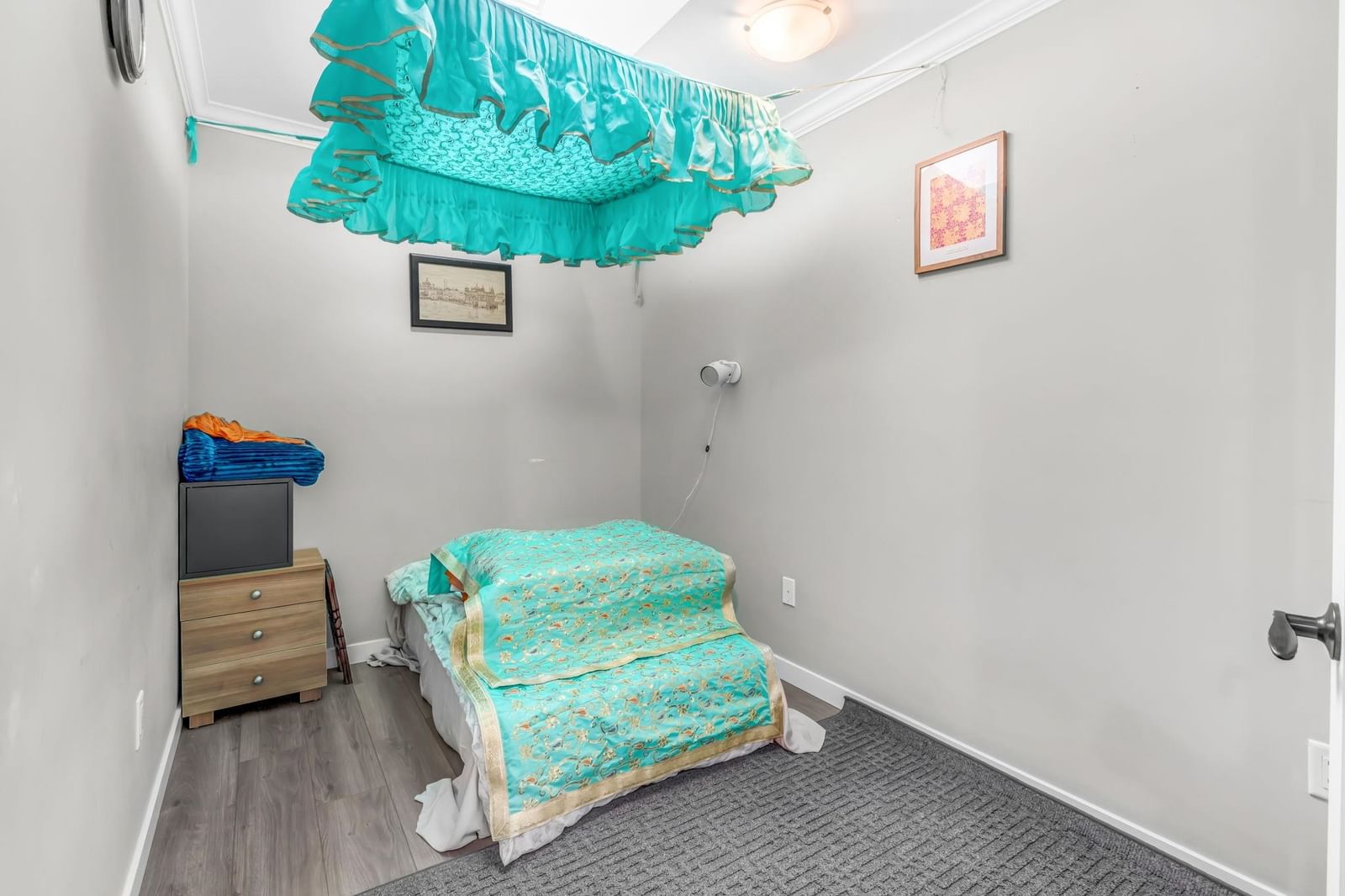 Listing Image 19