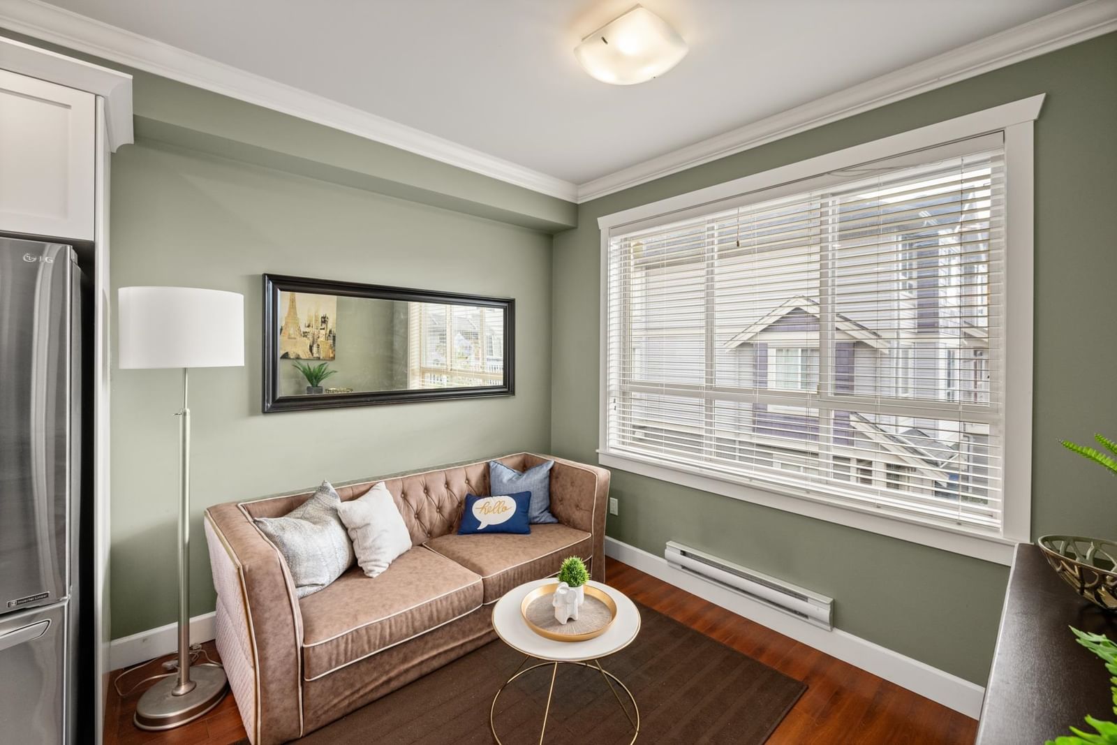 Listing Image 8