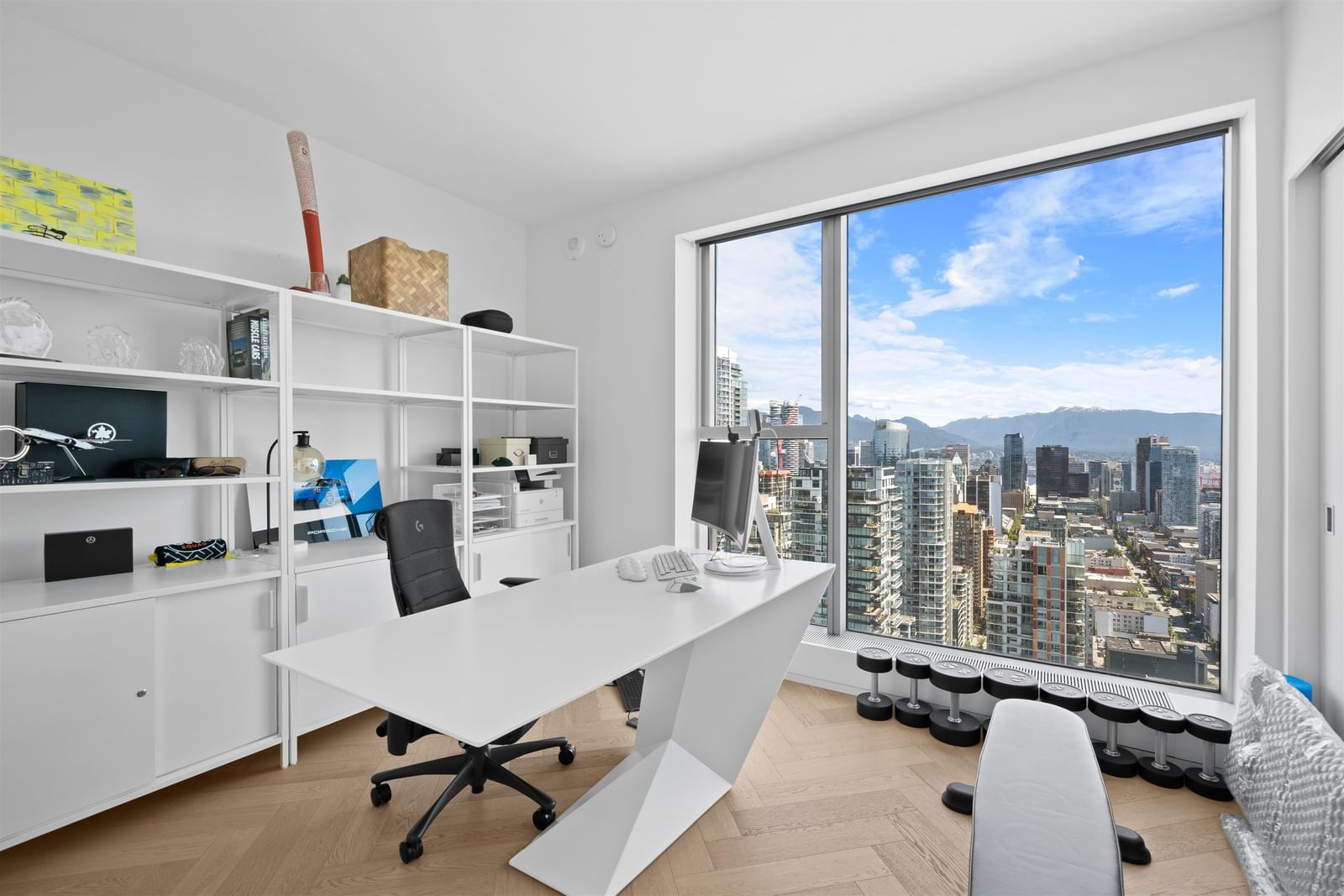 Listing Image 11