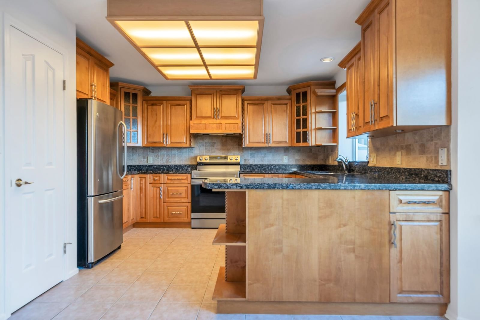 Listing Image 12