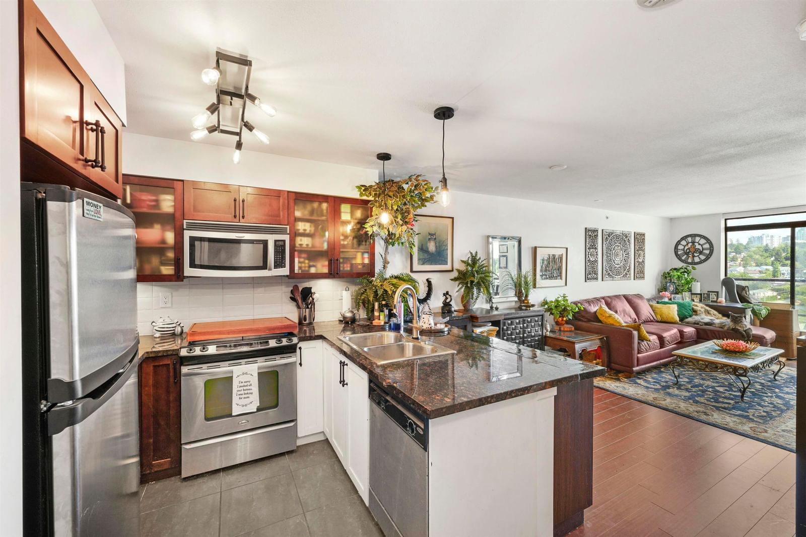 Listing Image 5