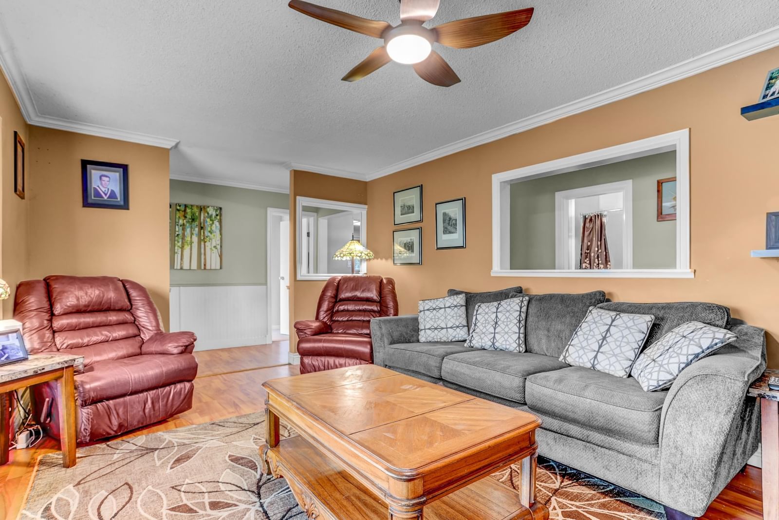 Listing Image 5