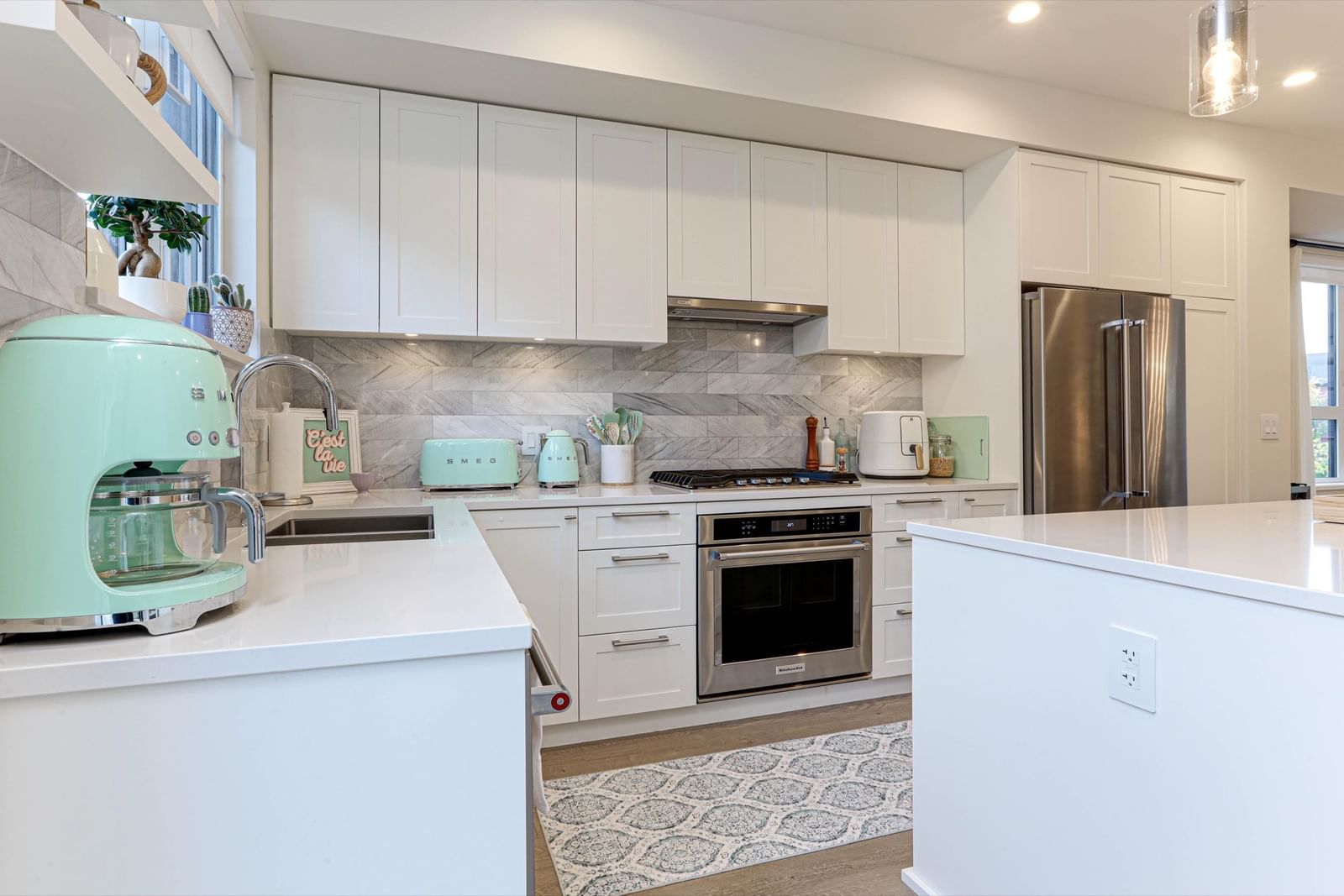 Listing Image 12