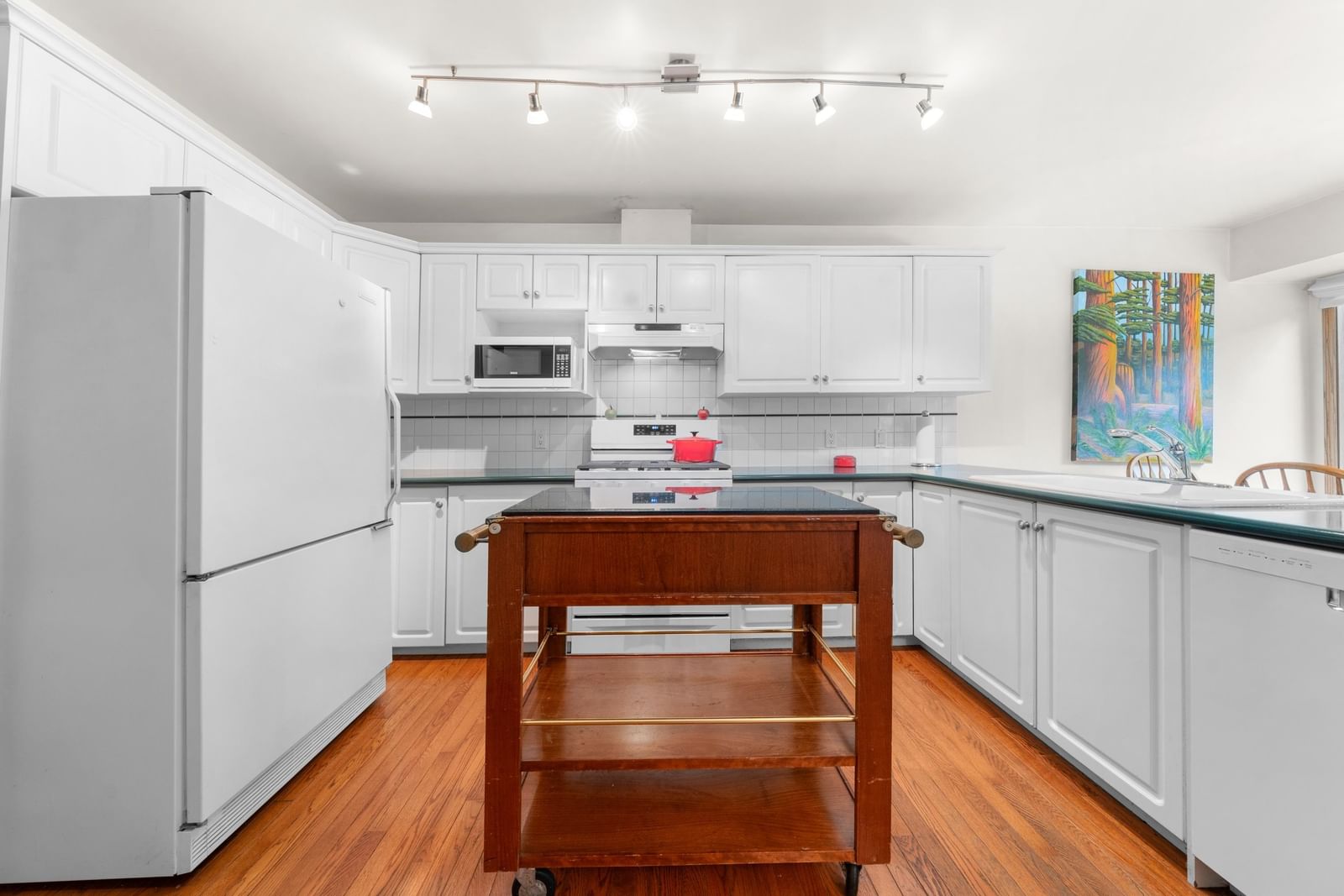 Listing Image 12