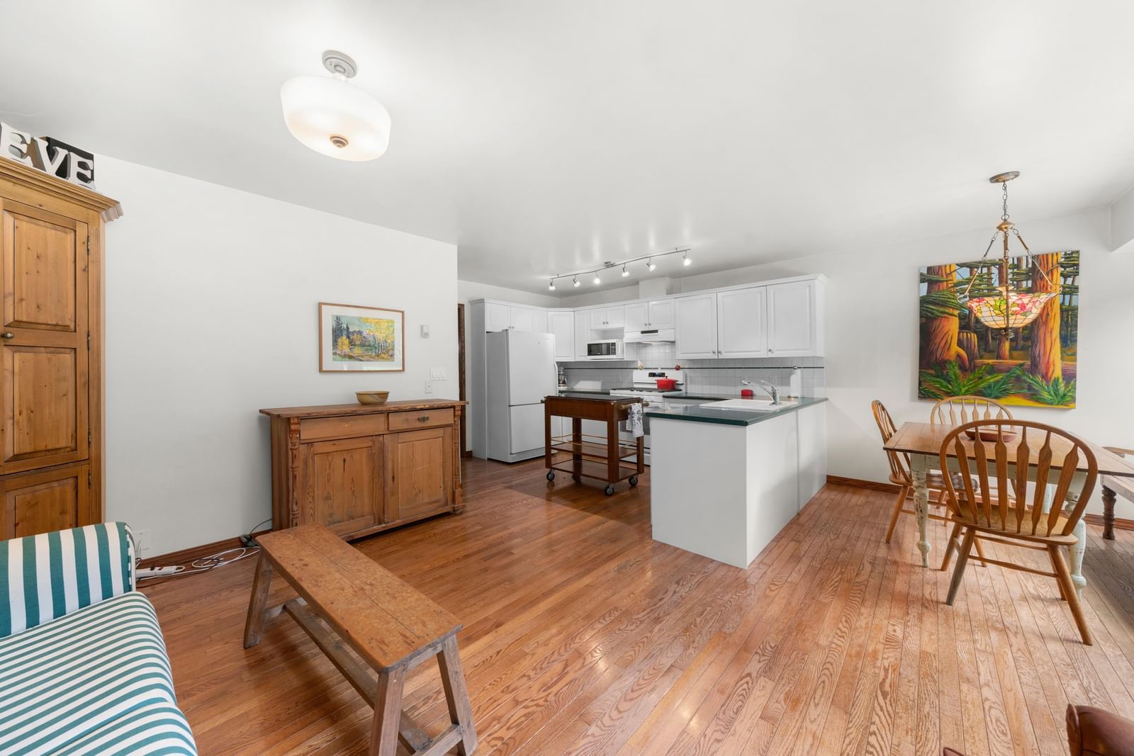 Listing Image 18