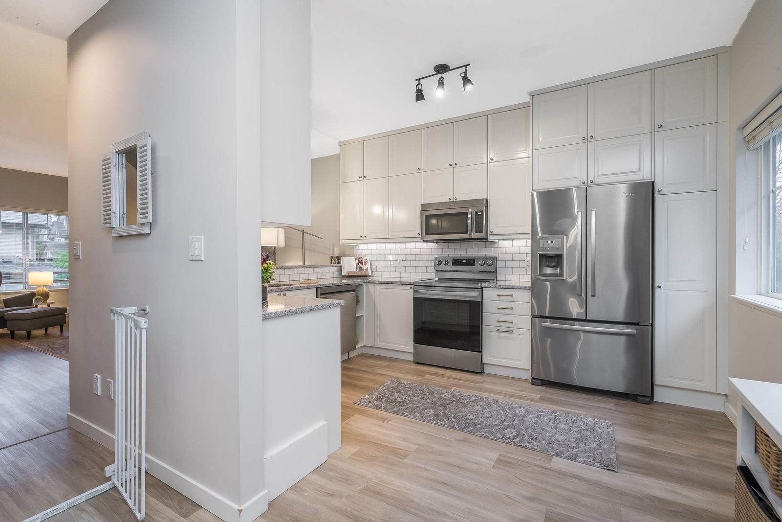 Listing Image 15