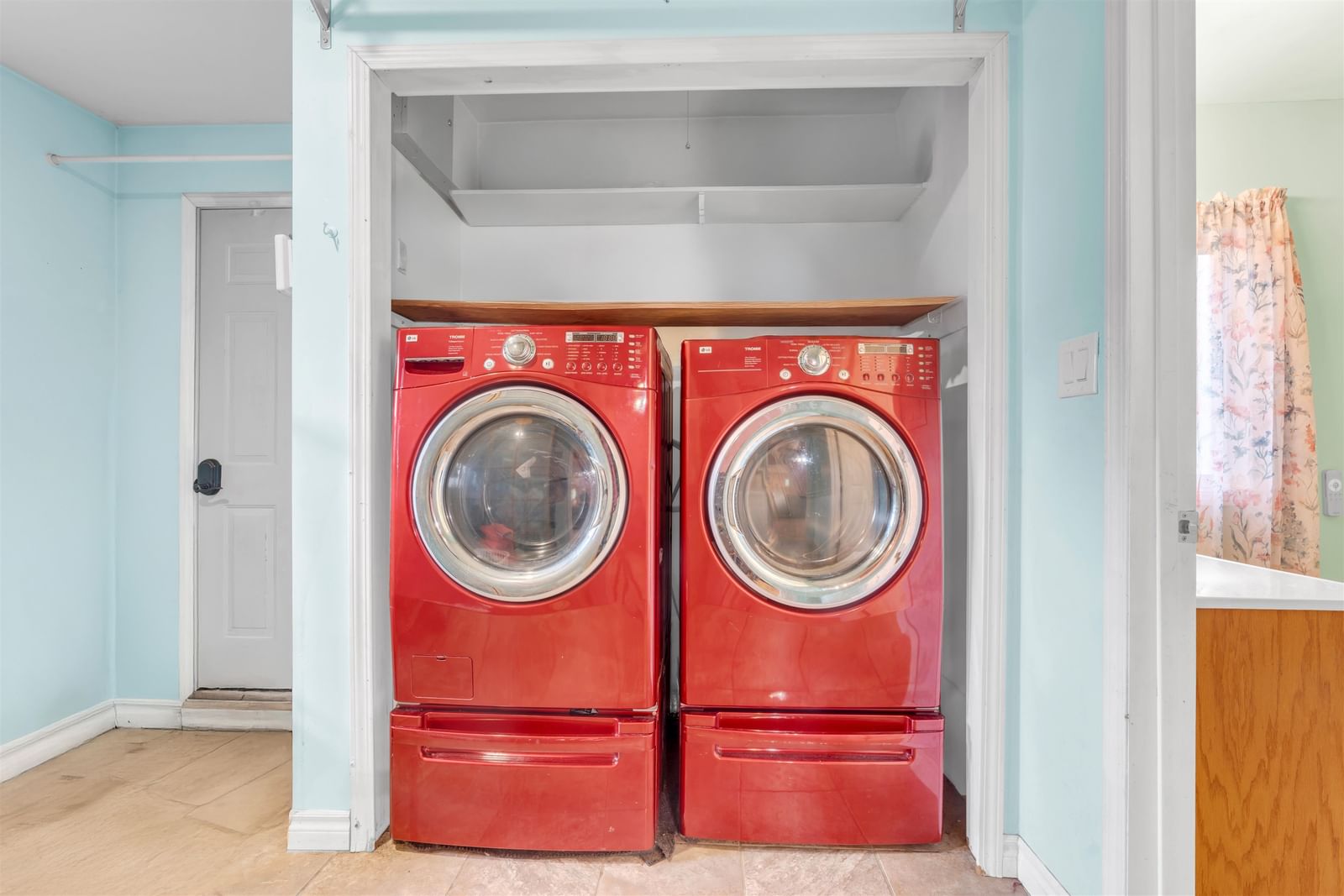 Listing Image 19