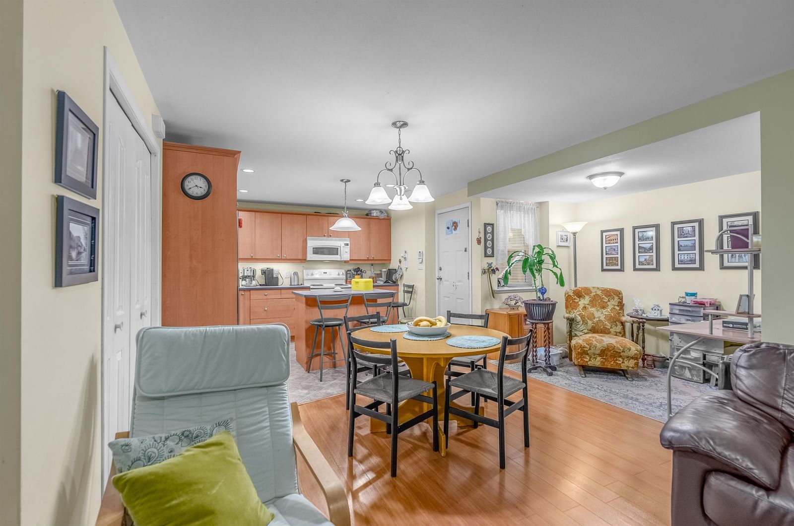 Listing Image 21