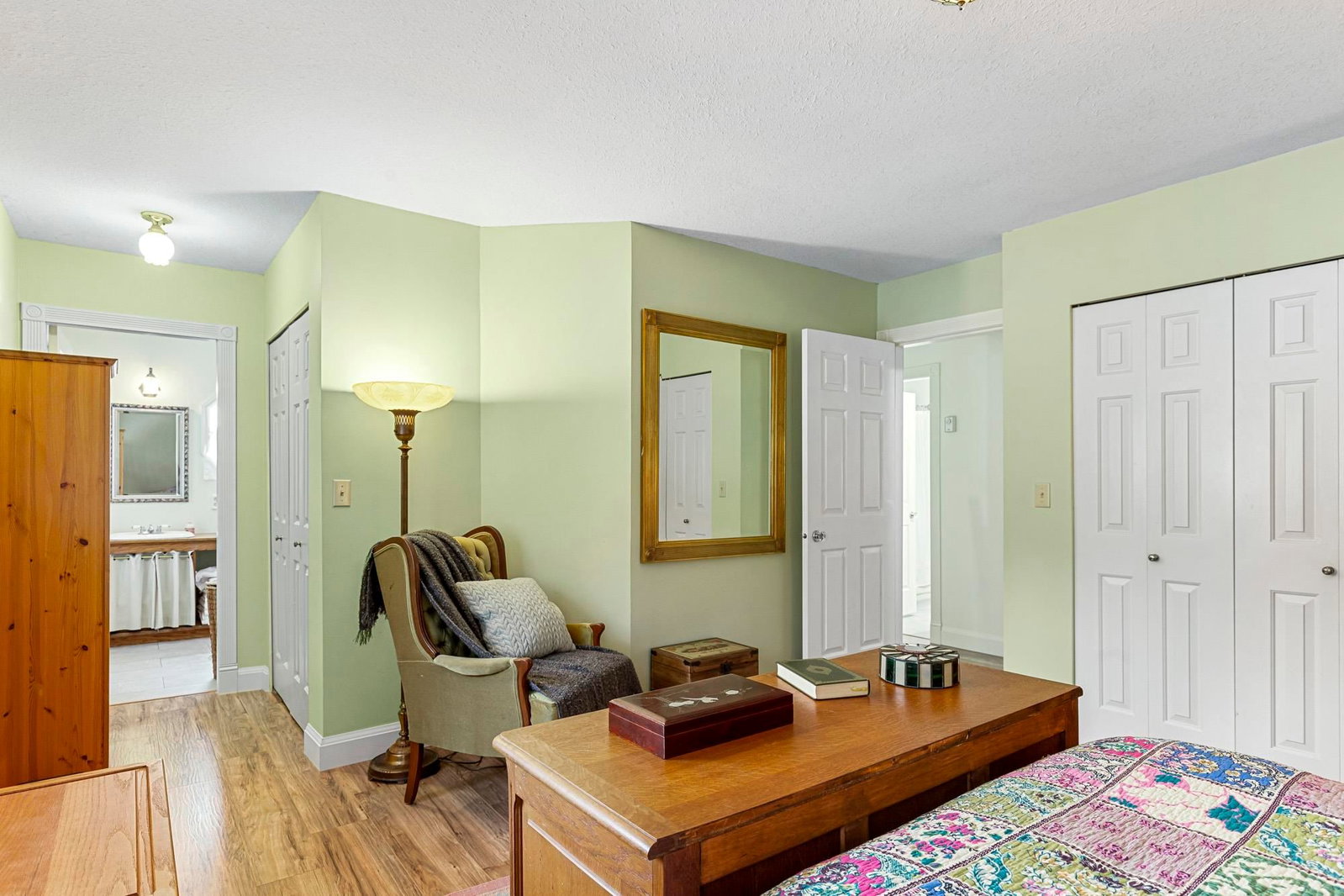 Listing Image 16