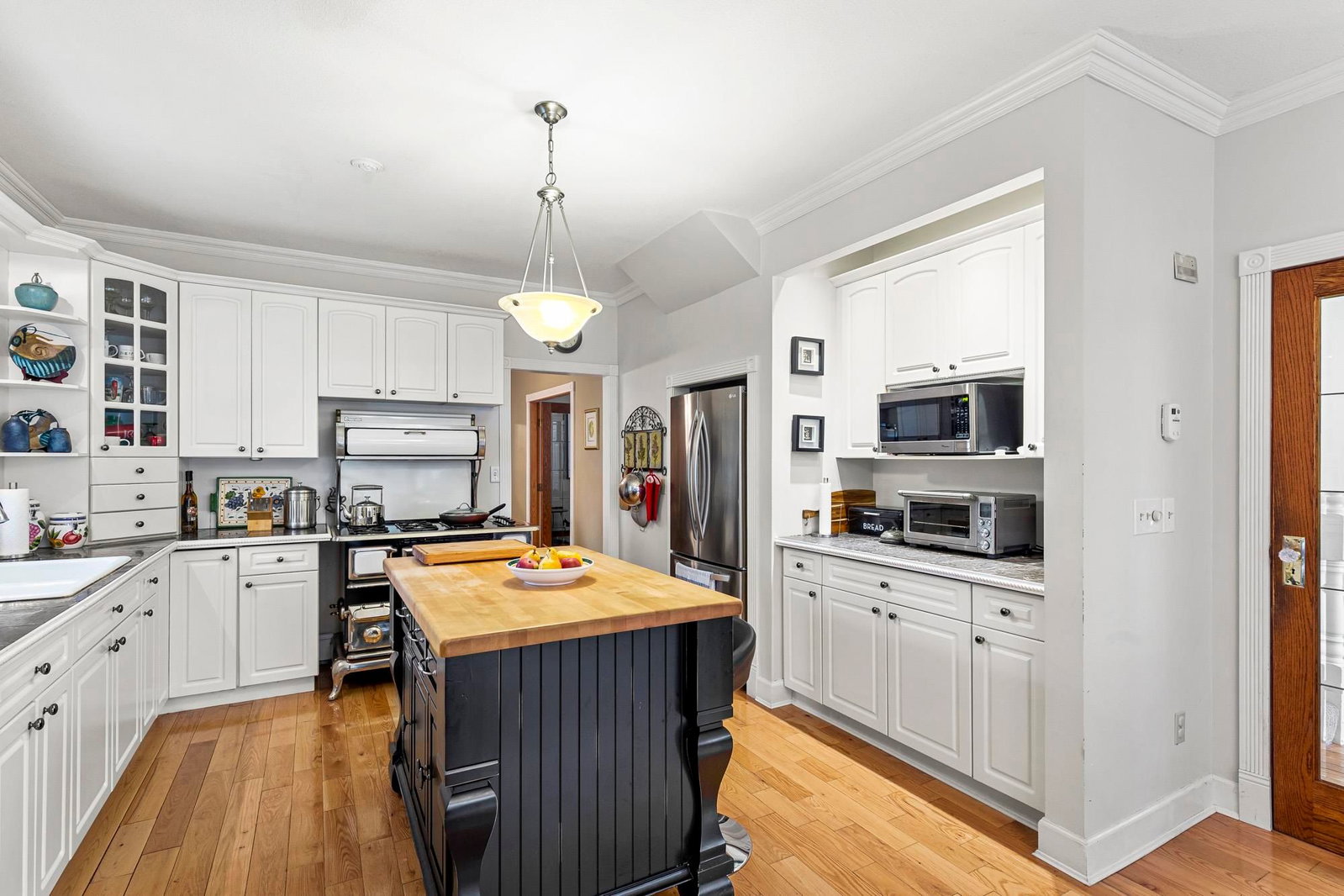 Listing Image 9