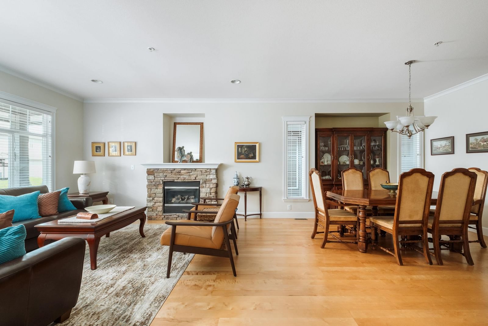 Listing Image 16