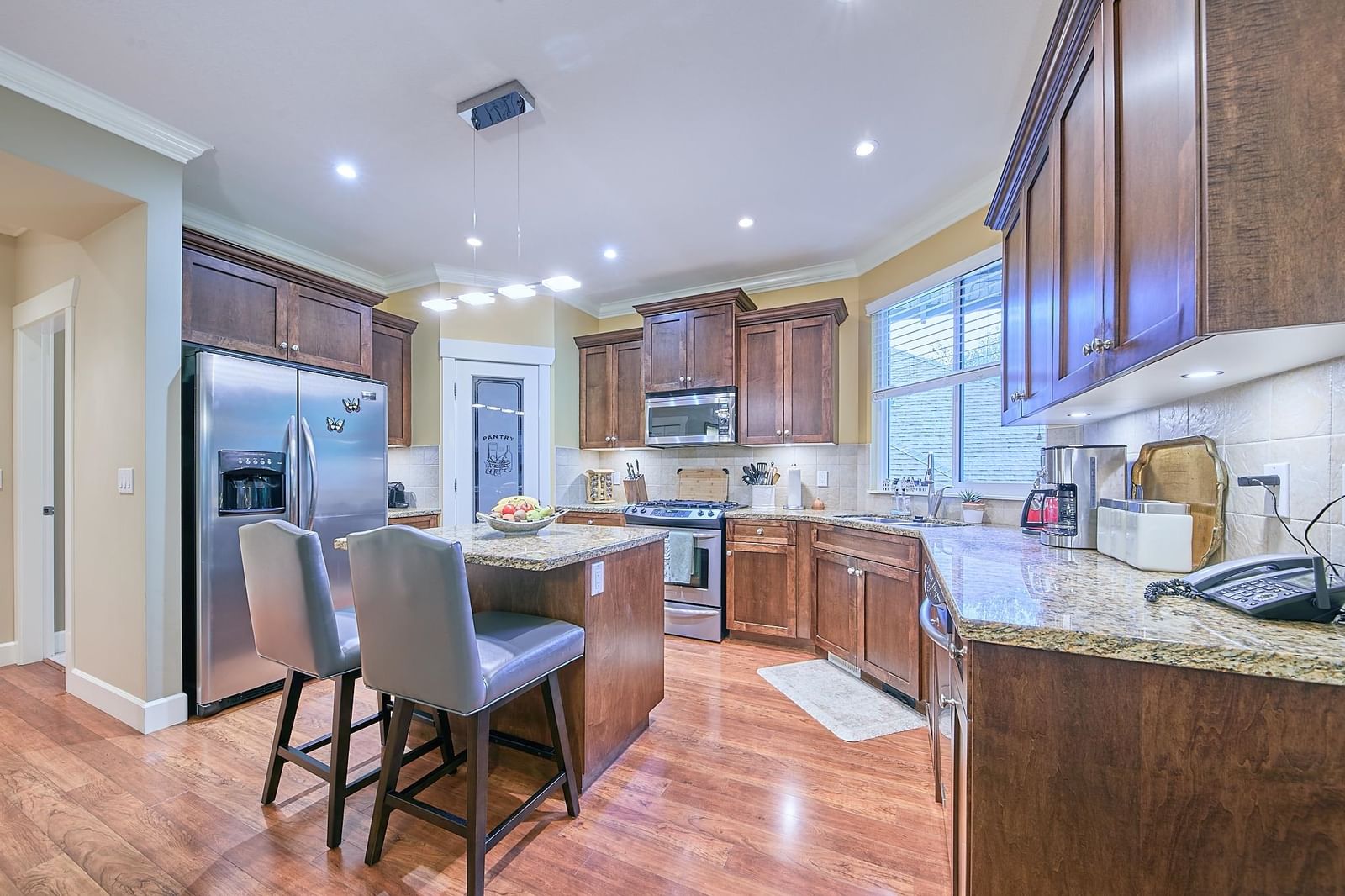 Listing Image 10