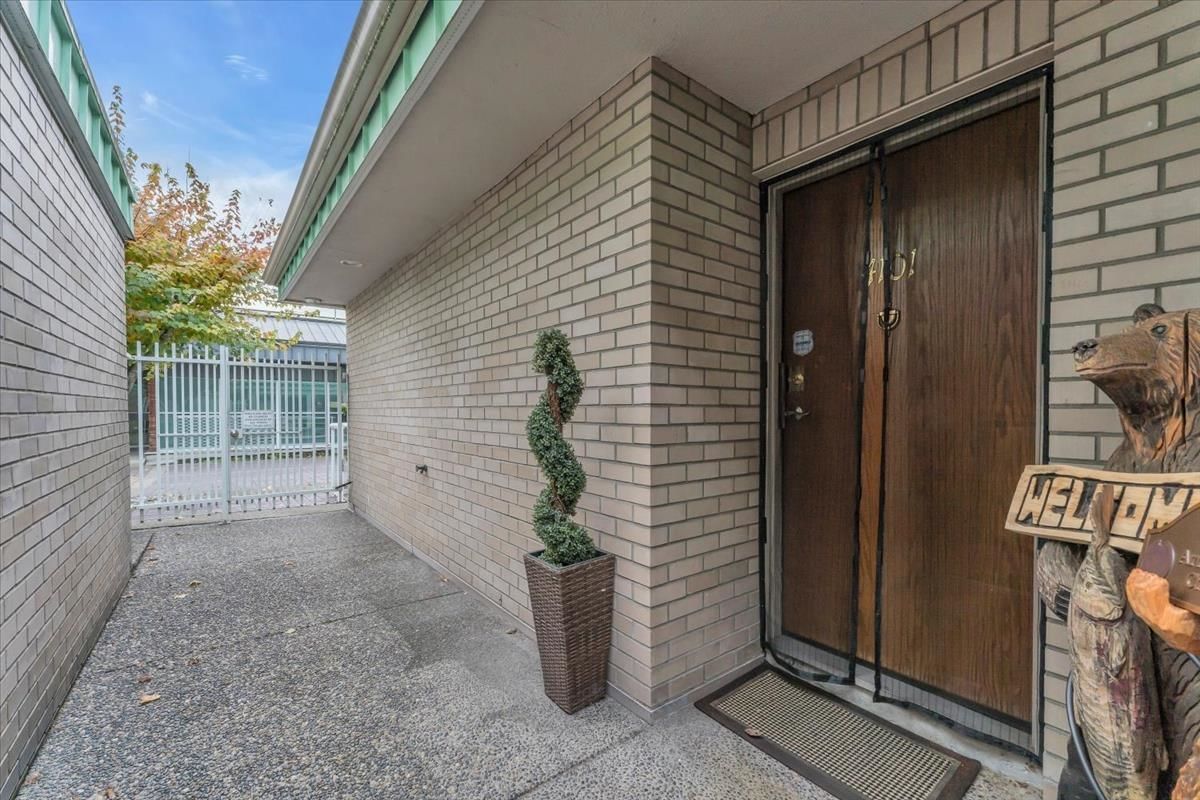 Listing Image 11