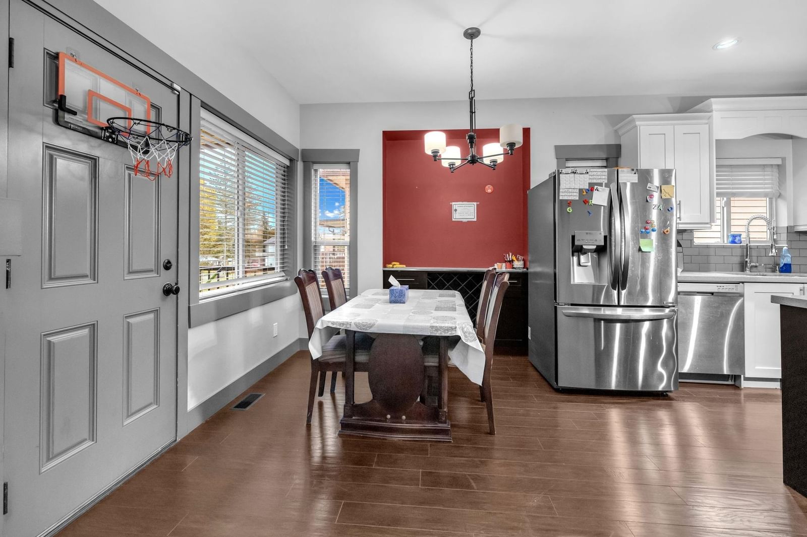 Listing Image 11