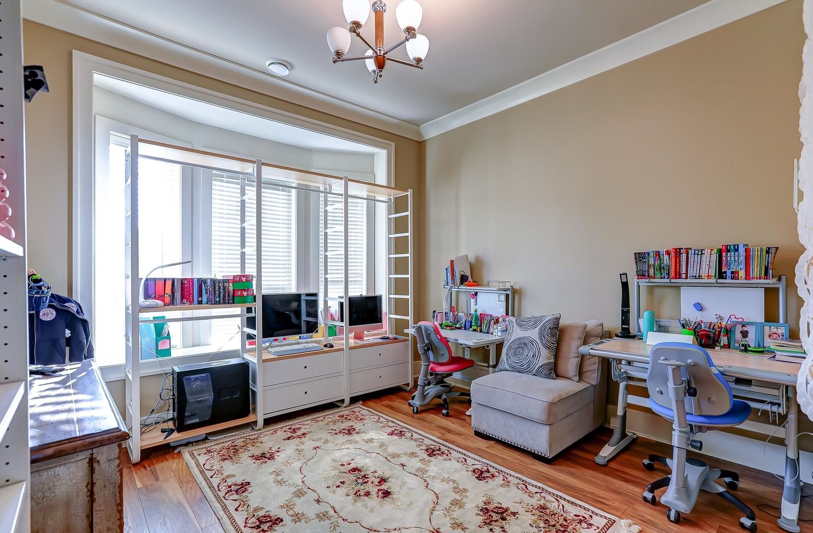 Listing Image 9