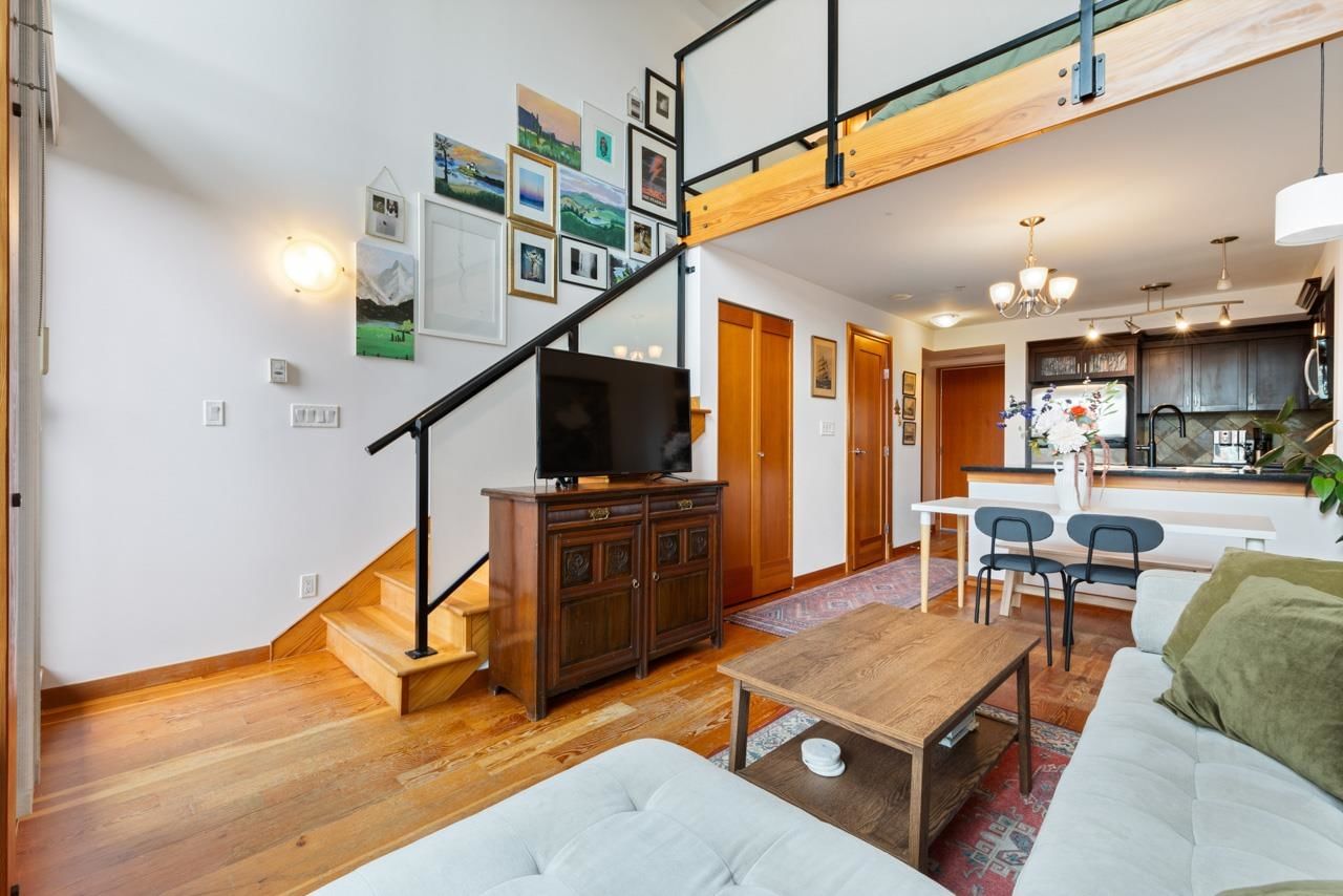 Listing Image 10