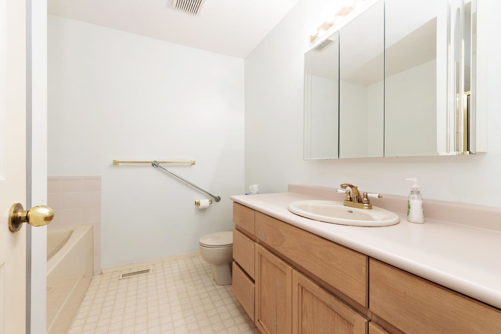 Listing Image 20