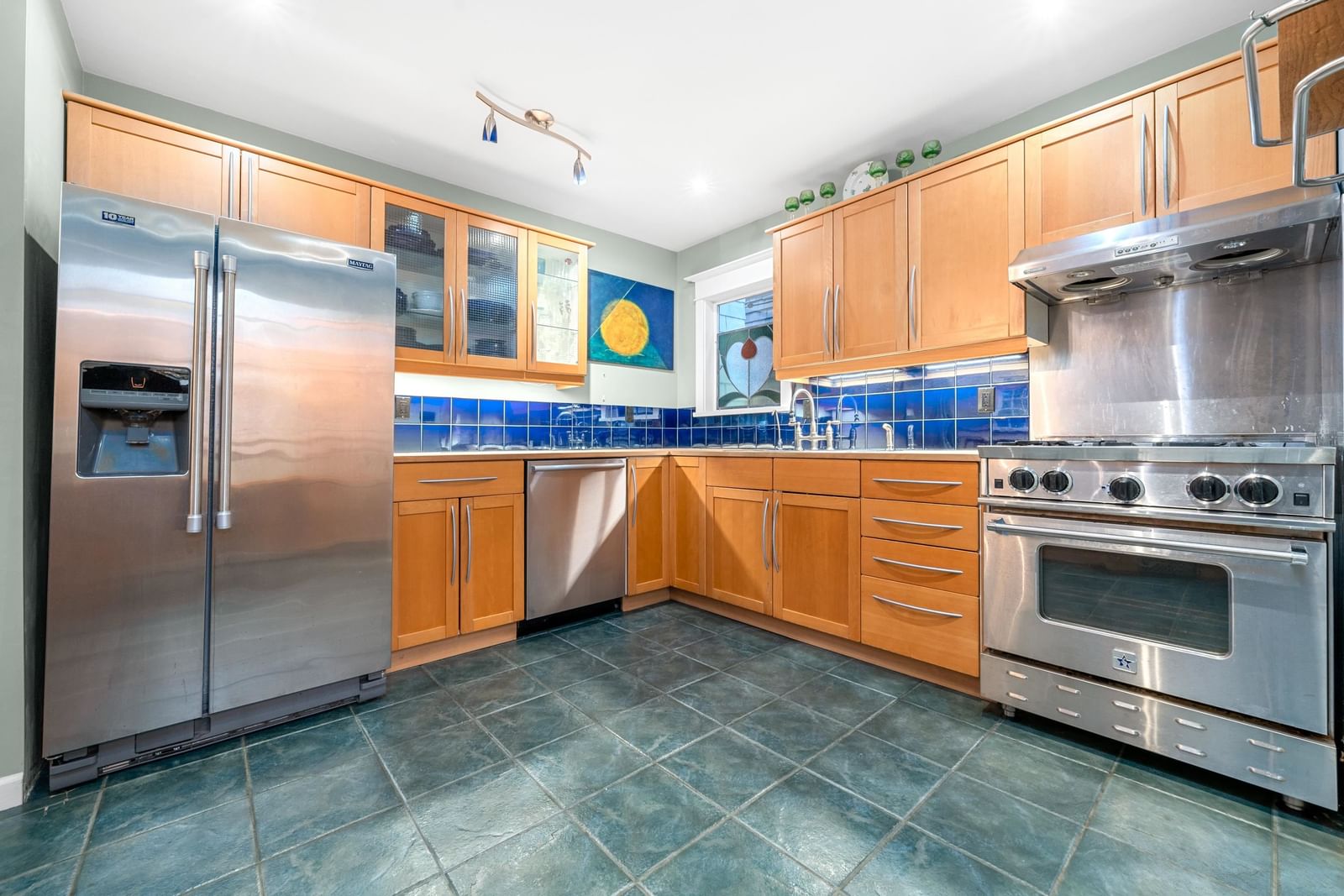 Listing Image 11