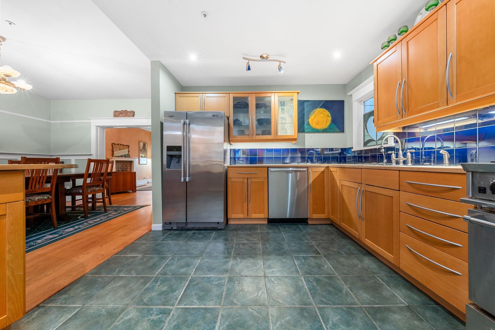 Listing Image 12