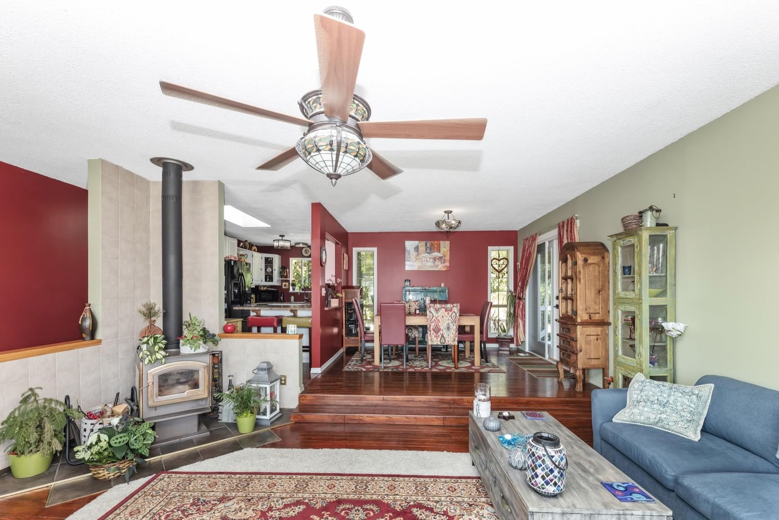 Listing Image 12