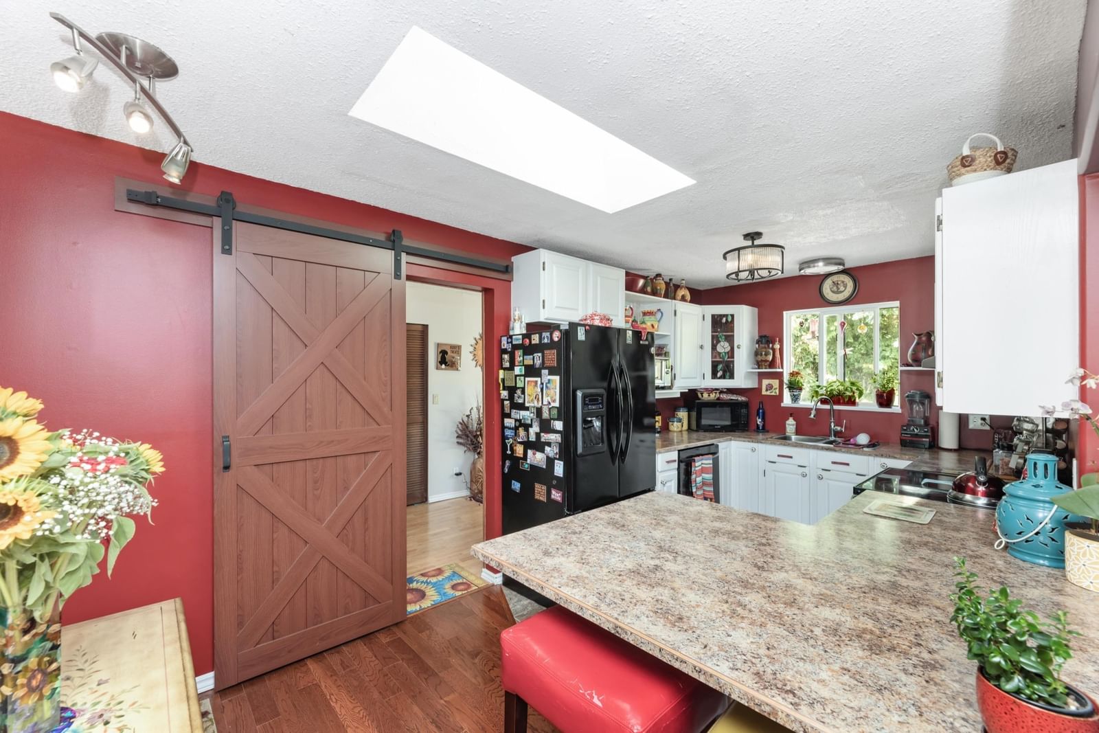 Listing Image 8