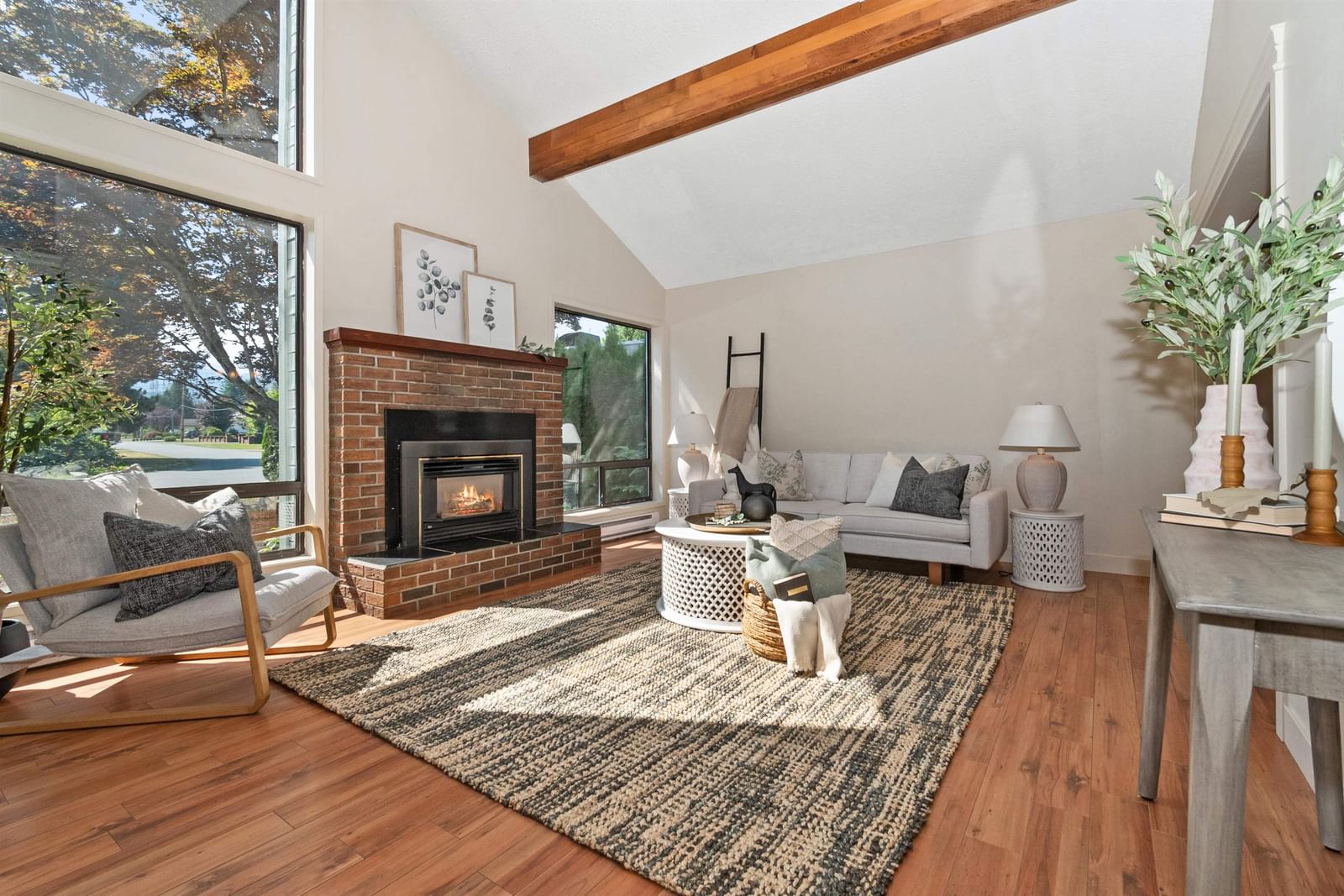 Listing Image 8