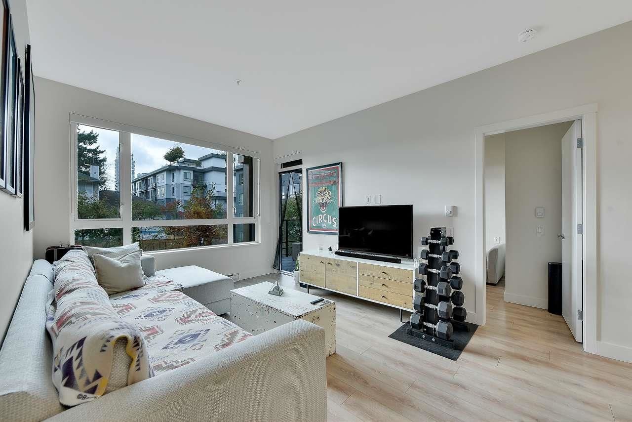 Listing Image 9