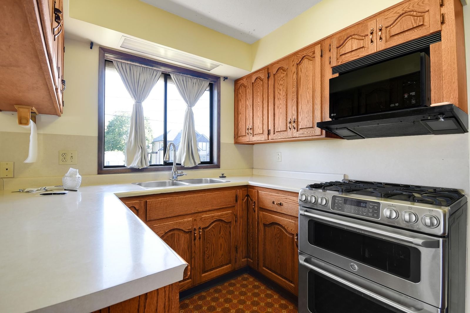 Listing Image 10