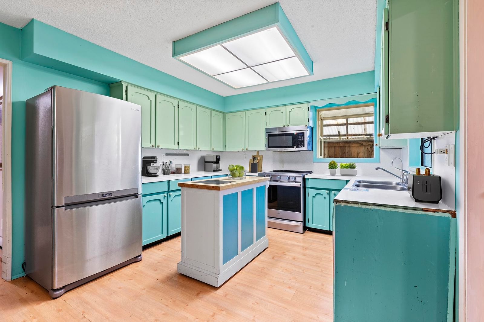 Listing Image 15