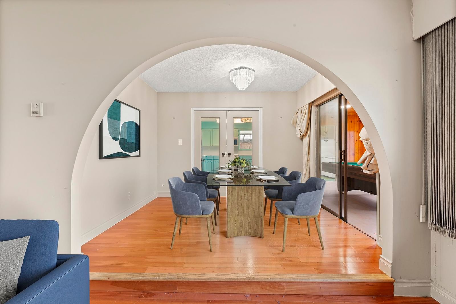 Listing Image 8
