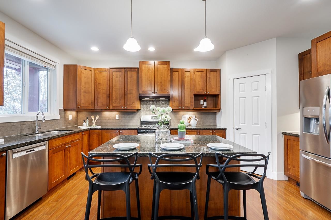 Listing Image 15