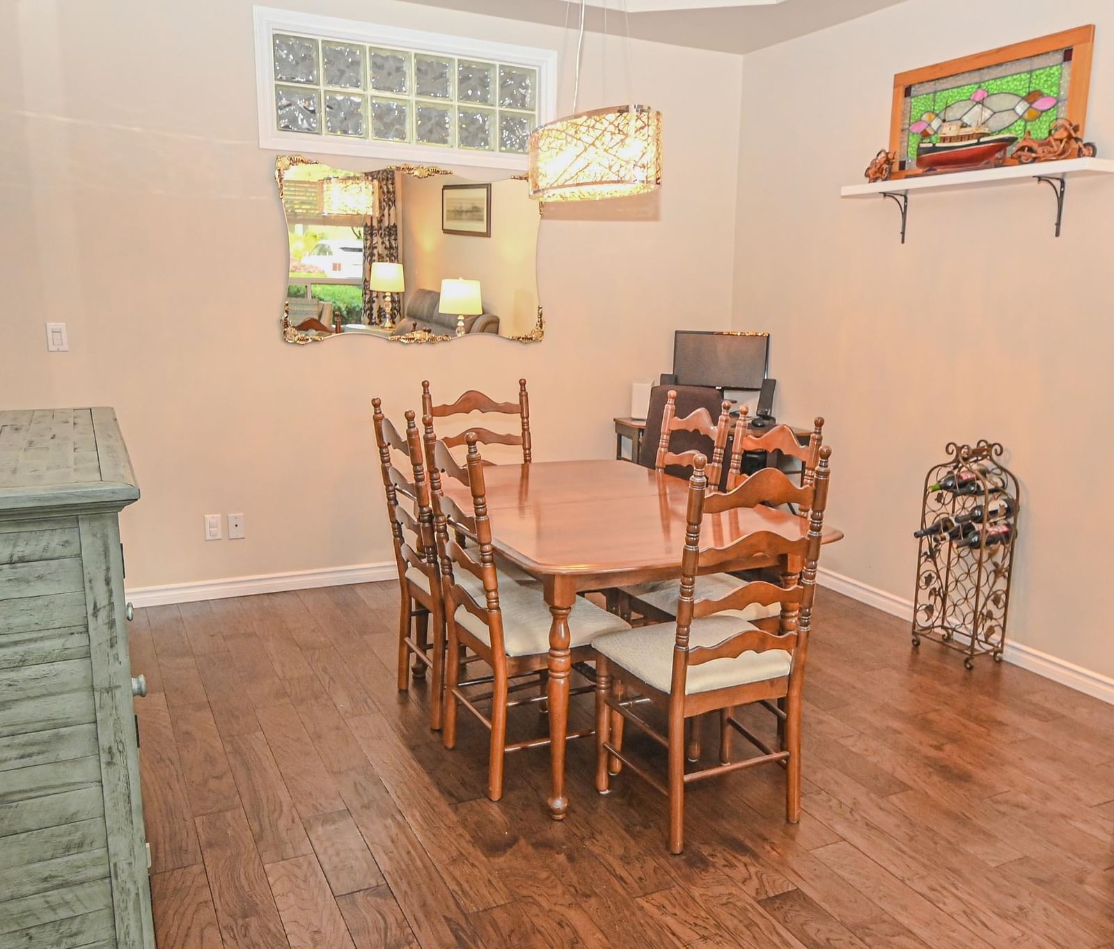 Listing Image 12